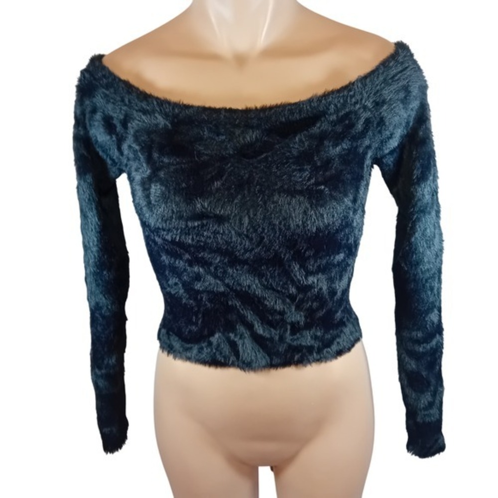 NWOT H&M‎ Divided Off Shoulder Fuzzy Eyelash Knit Cozy Crop Sweater Party Glam S